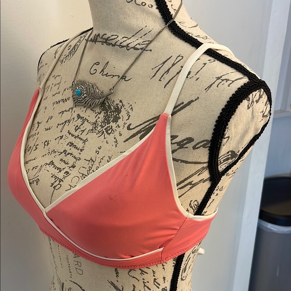 Victoria's Secret Pink Bikini Top - Picture 5 of 7